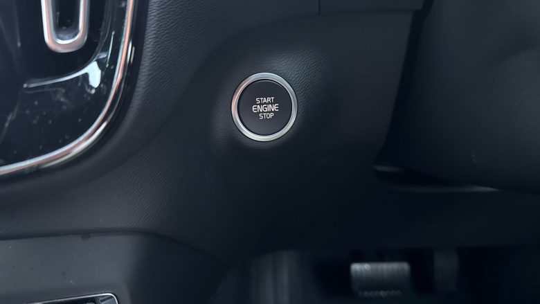 Volvo XC40 2.0 B3P Core 5dr Auto Petrol Estate